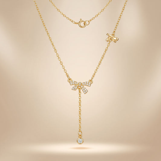 Collier Cravate Nœud Doré, collier en acier doré Maison Orena — vue de face