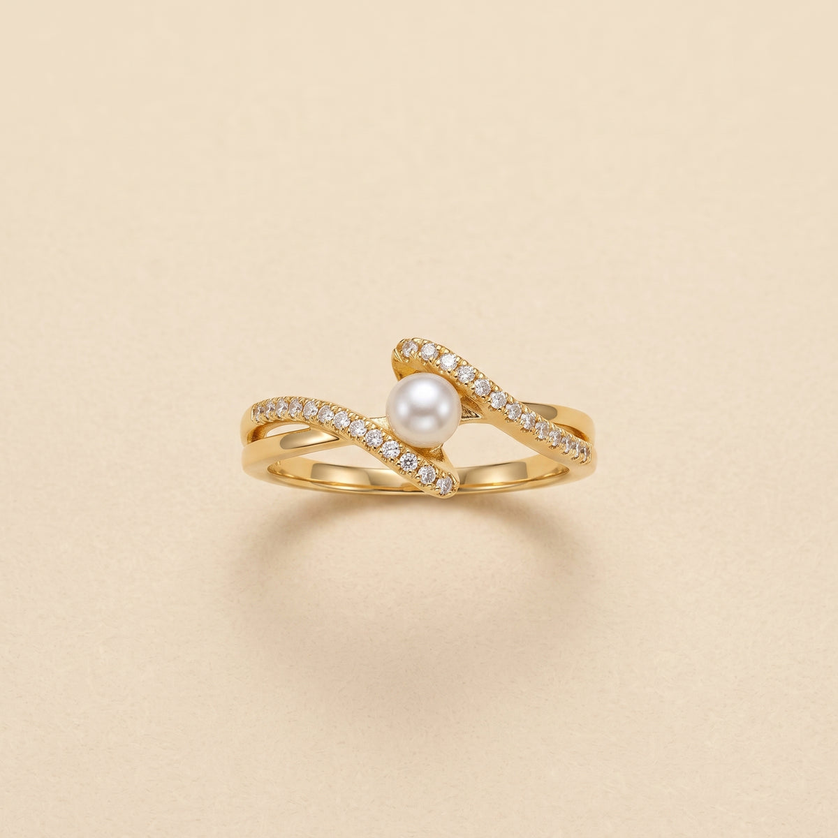 Bague Vague Dorée, bague en acier doré Maison Orena — vue de face