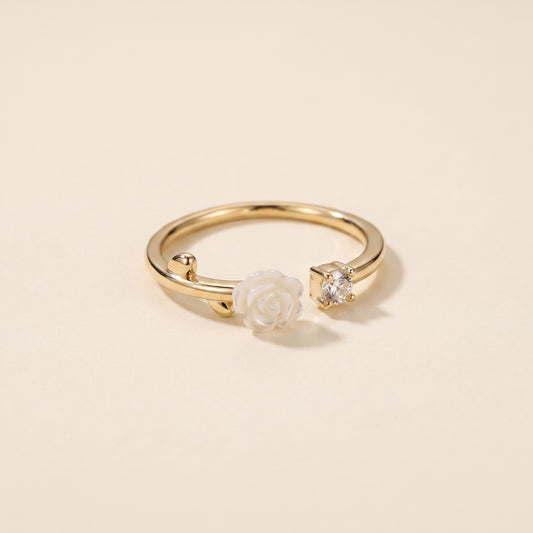 Bague Ajustable Fleur Dorée, bague en acier doré Maison Orena — vue de face