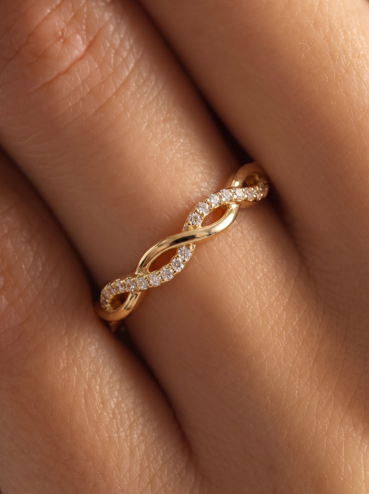Bague Ajustable Torsadée Dorée, bague en acier doré Maison Orena — vue de détail