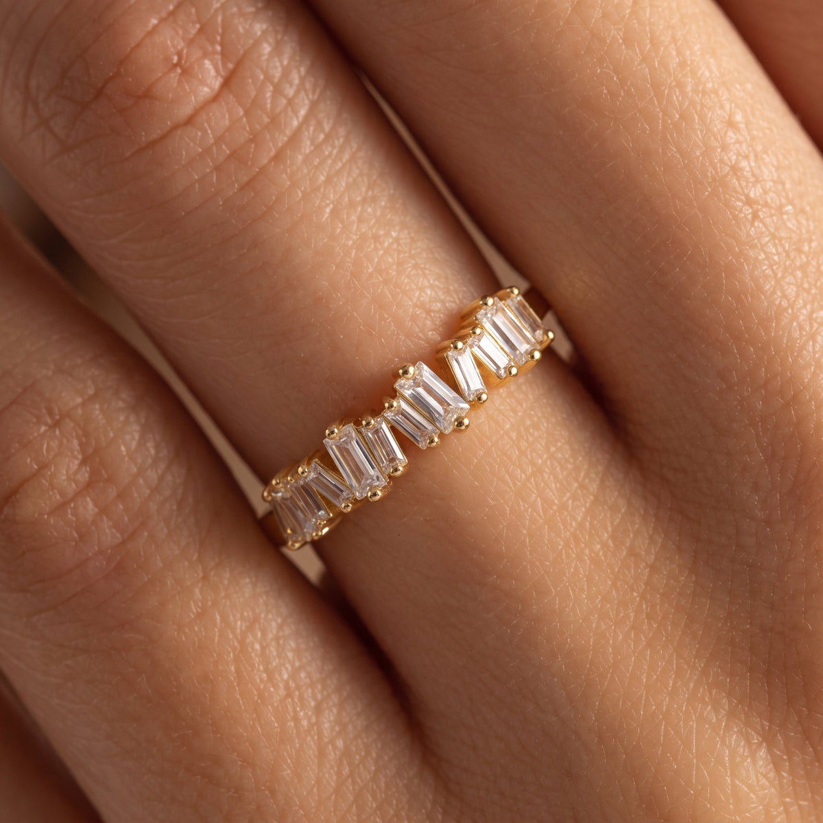 Bague Ajustable Dorée, bague en acier doré Maison Orena — vue de détail